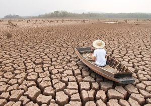 خشکسالی محصول مدیریت و اقلیم است/ذهن مردم را از مسیر اصلی منحرف نکنید