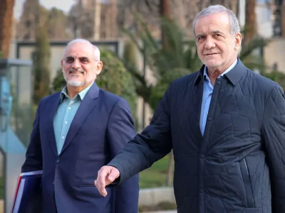 بن‌بست یخ‌زده پاستور؛ دولت پزشکیان زیر بار وعده‌های نیمه‌تمام و فشارهای سیاسی