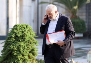 راهکار عجیب آقای وزیر برای قطعی آب؛ مخزن بخرید!