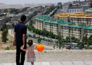 بازار مسکن زیر سایه دلار ۱۲۰ هزار تومانی؛ انفجار قیمت یا رکود عمیق؟