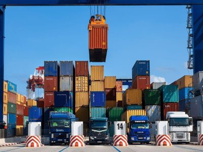 شائبه تخلفی عجیب در گمرک با حمایت جریان خاص؛ آیا نهادهای نظارتی ورود می‌کنند؟