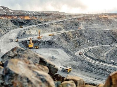 ۲۵ پرونده تخلف در وزارت صمت؛ آیا اقتصاد معدن به جراحی بزرگ نیاز دارد یا در آستانه فروپاشی است؟