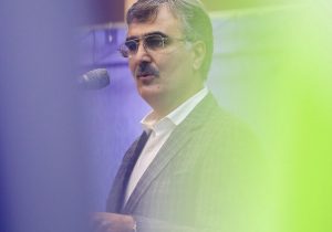 التهاب در بازار ارز؛ فرزین در آستانه خروج از بانک مرکزی