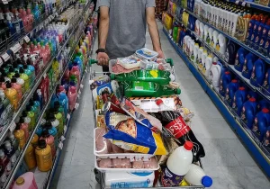 تورم خوراکی‌ها رکورد زد؛ مردمی که به جای نان وعده می‌خورند