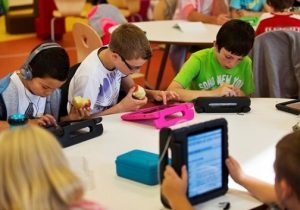 بحران تغییر آرزوهای نسل جدید و بی‌اعتباری مسیر تحصیل/درس بخوانیم که چه شود؟