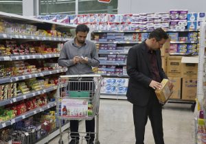 تورم، کمدرآمدها را نشانه رفت/ سه دهک اول زیر بار گرانی دیماه له شدند